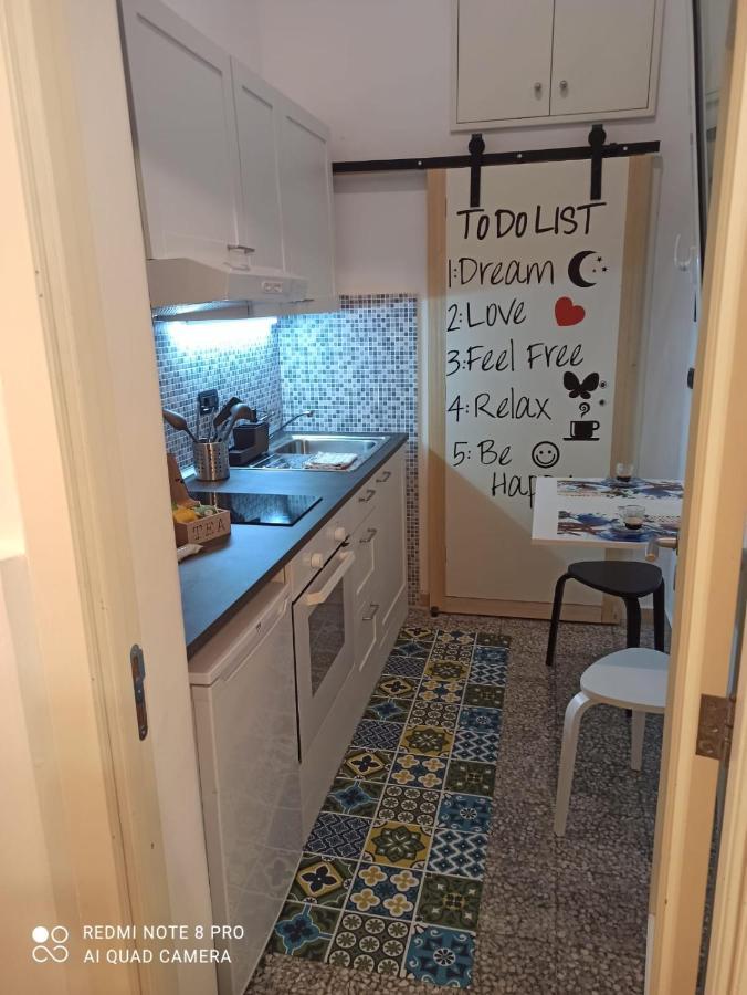 Appartamento Con Cortile A 30 Mt. Dal Mare Bari Exteriör bild