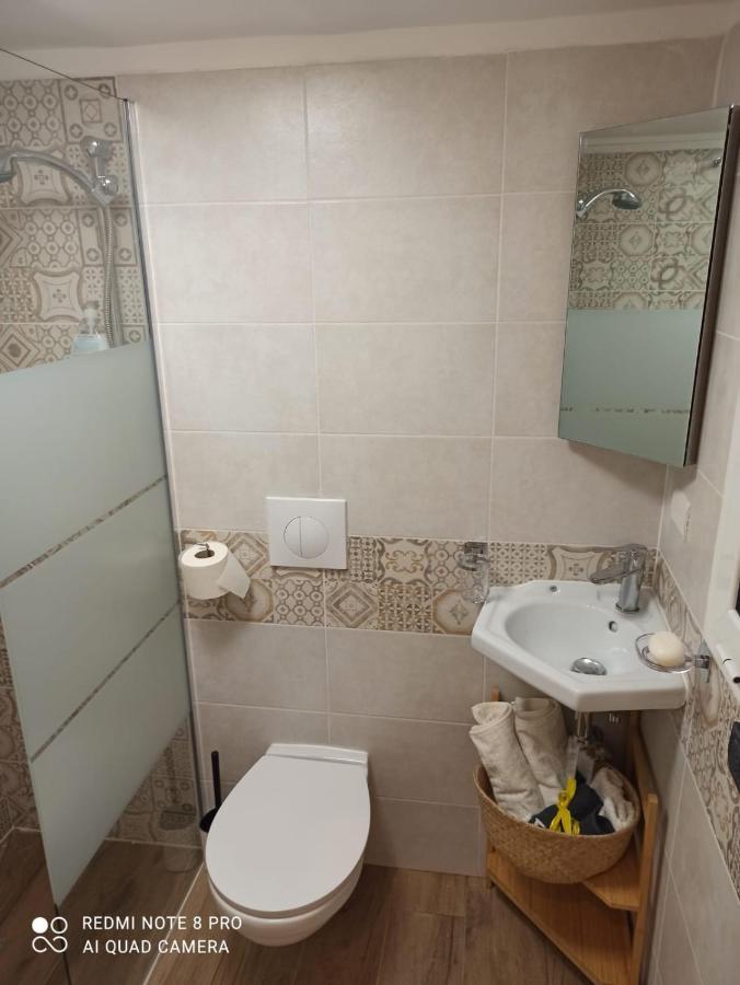 Appartamento Con Cortile A 30 Mt. Dal Mare Bari Exteriör bild