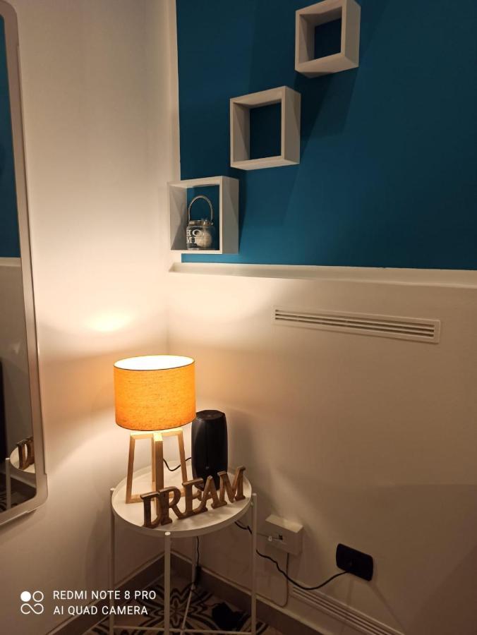 Appartamento Con Cortile A 30 Mt. Dal Mare Bari Exteriör bild