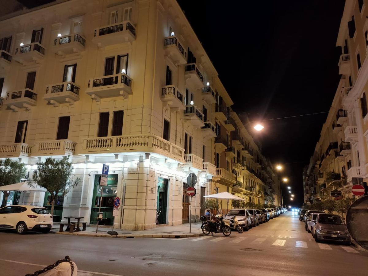 Appartamento Con Cortile A 30 Mt. Dal Mare Bari Exteriör bild